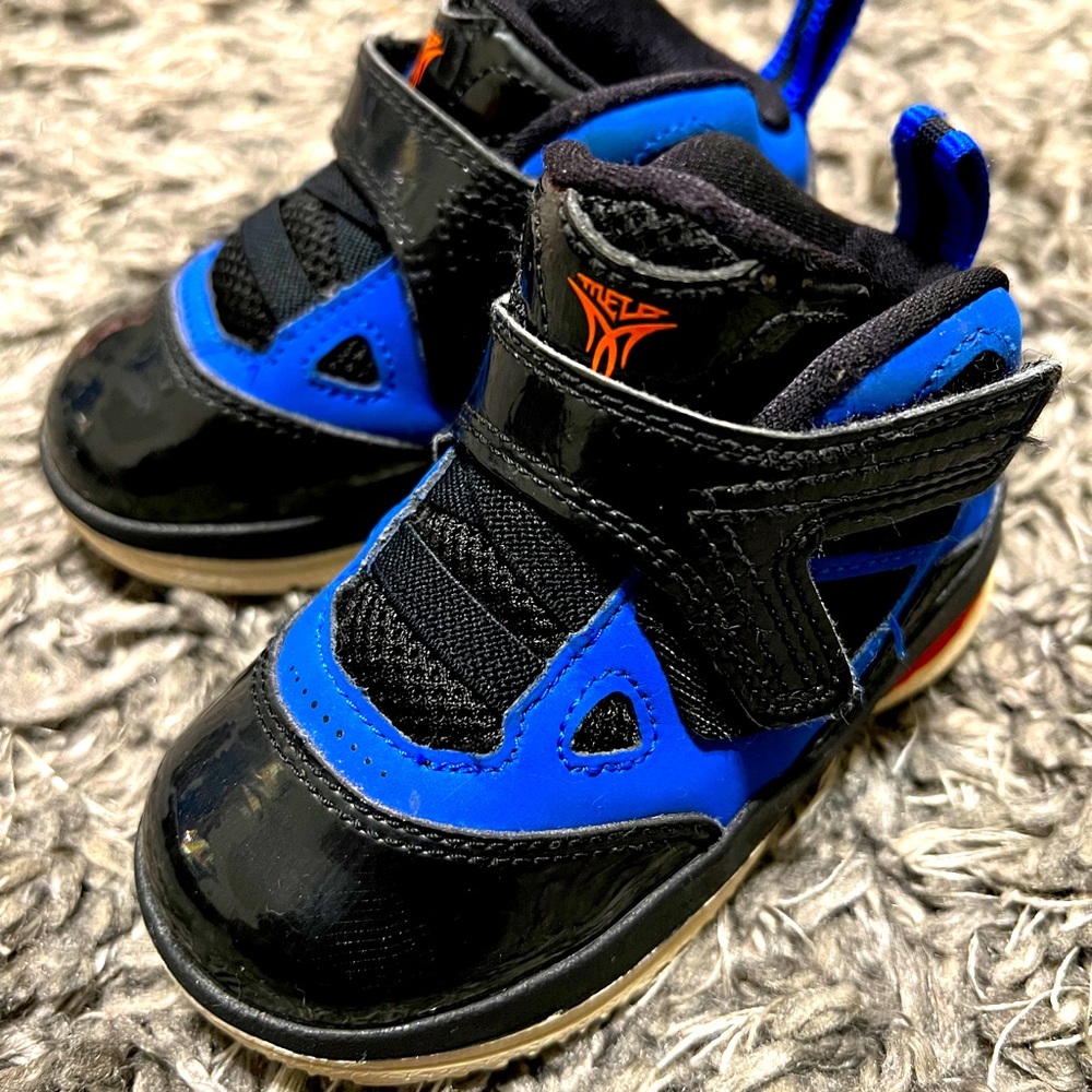 Nike Air Jordan Melo M9 Basketball Shoes Toddler 6c NYC Knicks Patent Leather